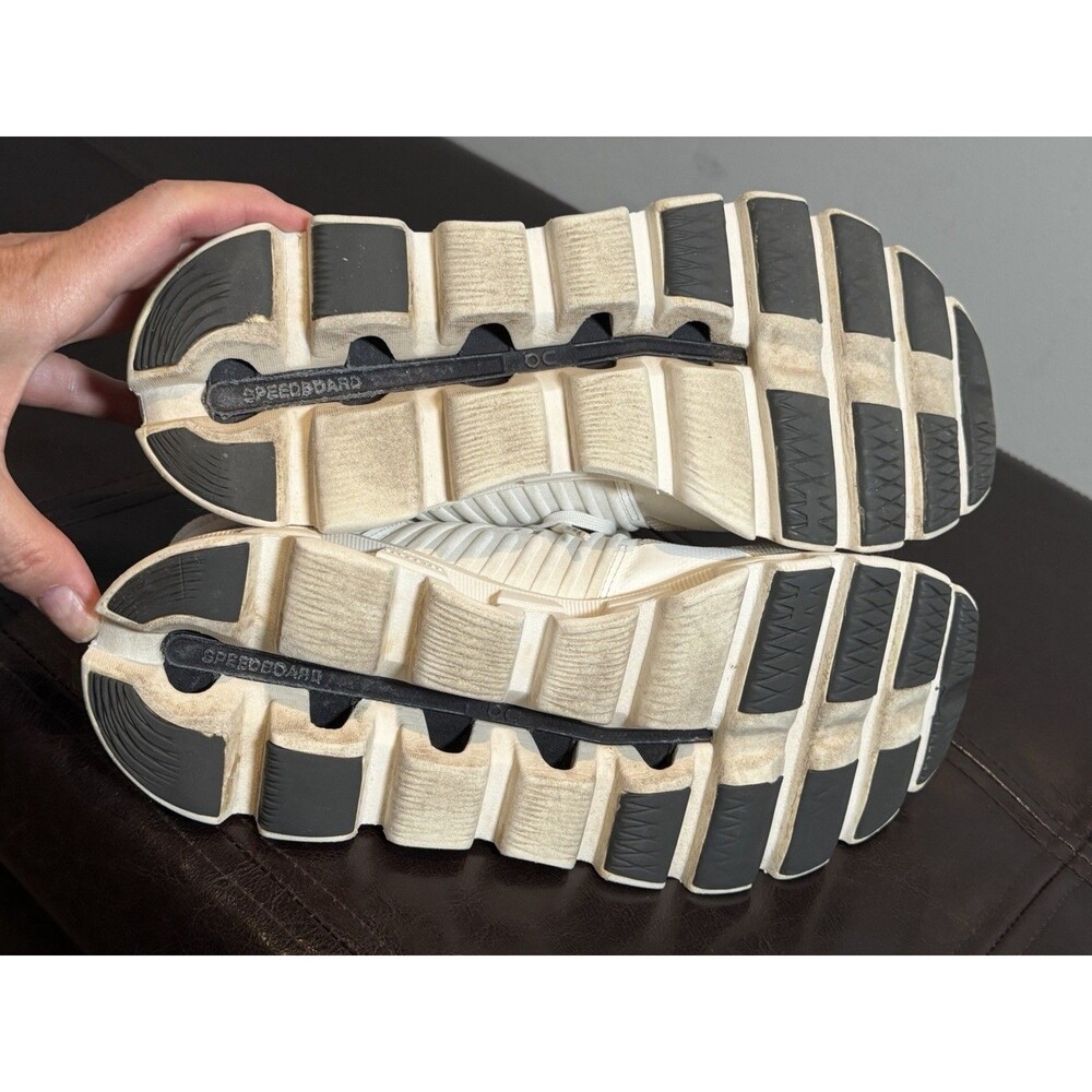 On Cloud Cloudswift Low Top Running Sneakers Wome… - image 5